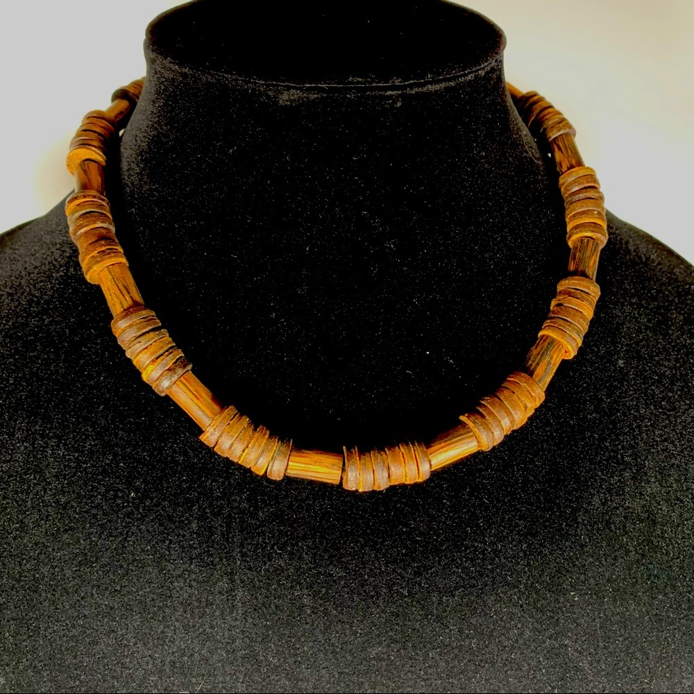 (3/$9) wood beaded choker